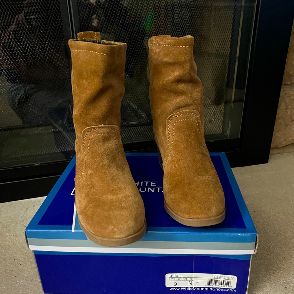 White Mountain Ankle Boots
